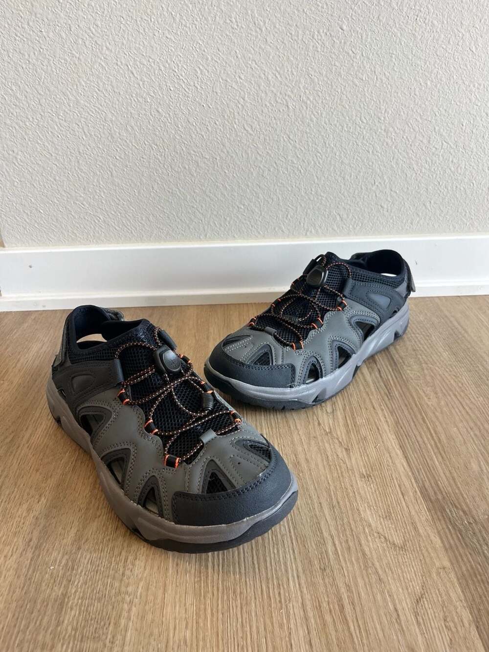 NEW Eddie Bauer,Men's Lake Trail Bungee Lace Lightweight Water Sandals, Black,10